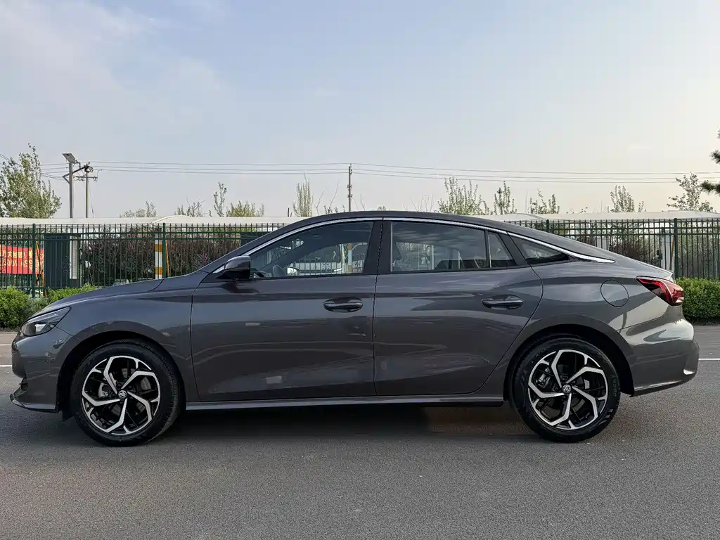 MG MG5 2024