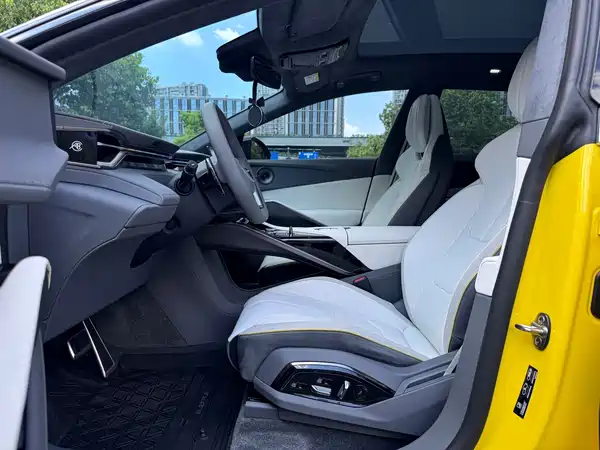 Lotus ELETRE 2025