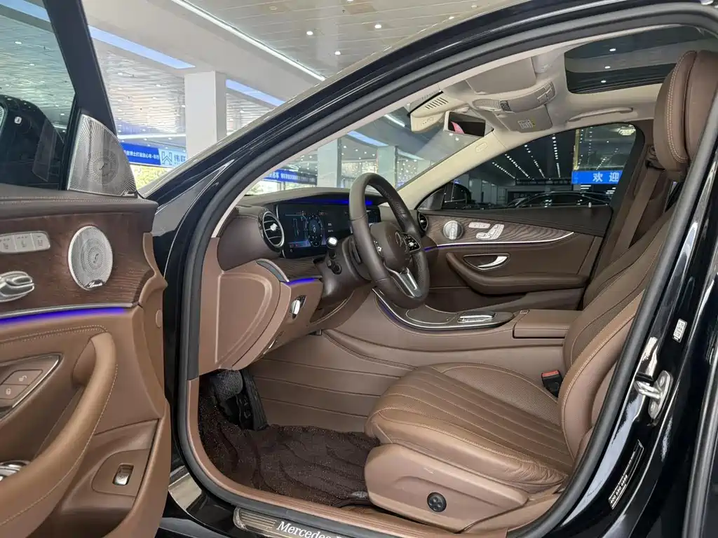 Mercedes-Benz E-Class 2020 — фото 9