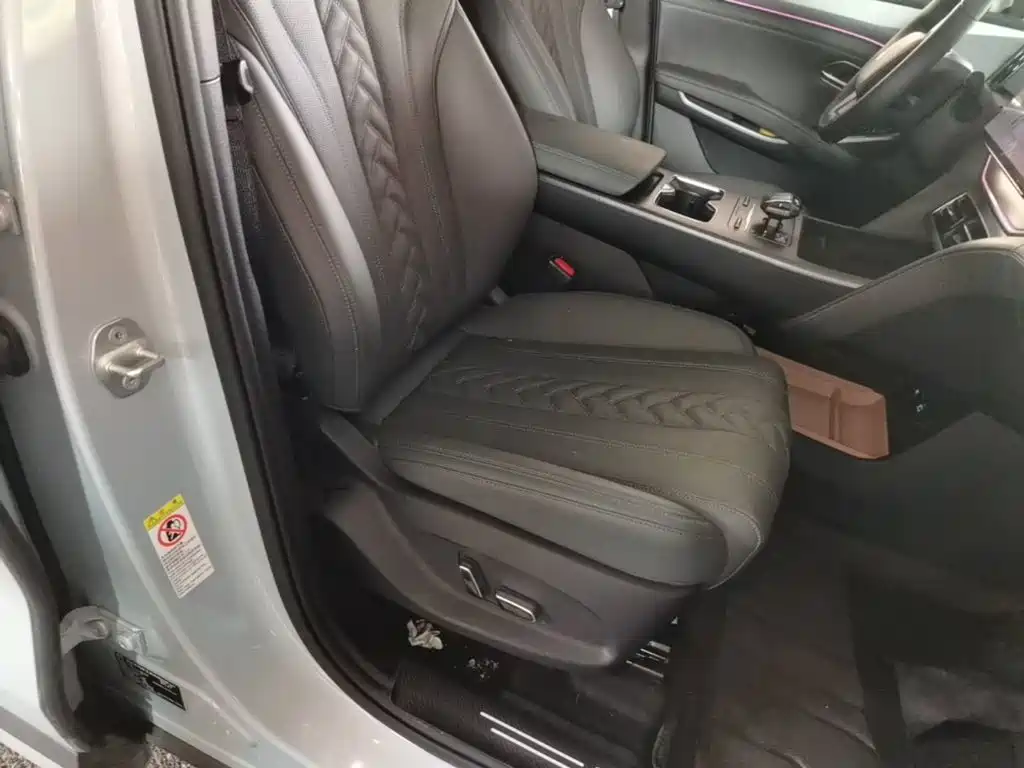 BYD Song L DM-i 2025 — фото 25