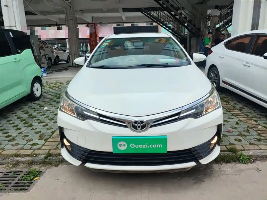 Toyota Corolla 2018 — фото 3