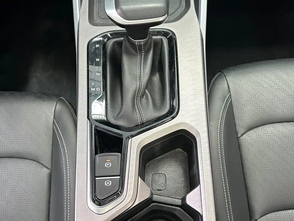 Geely Emgrand 2022 — фото 16