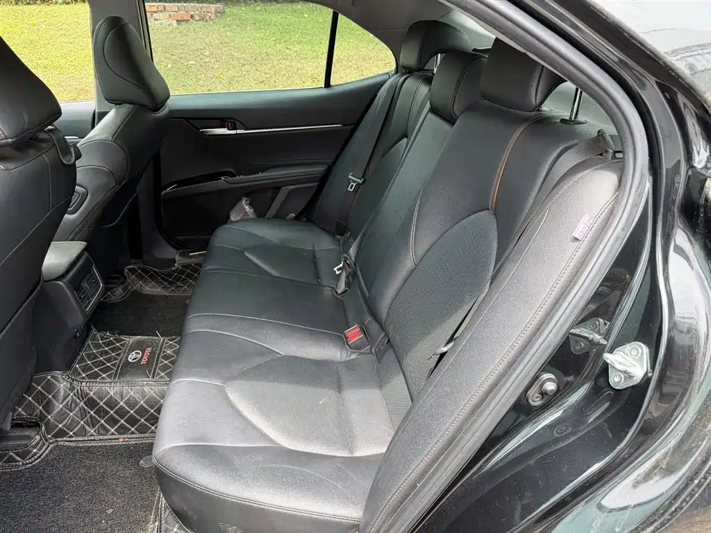 Toyota Camry 2022 — фото 10