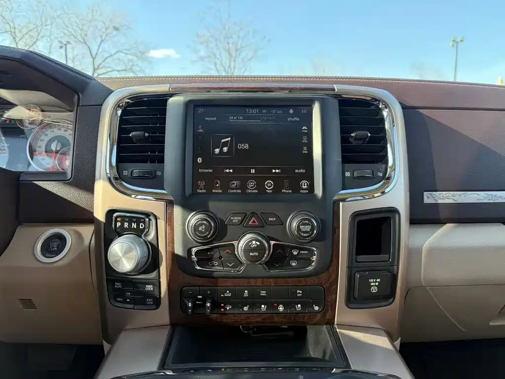 RAM Trucks 2015 — фото 16