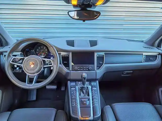 Porsche Macan 2018 — фото 9