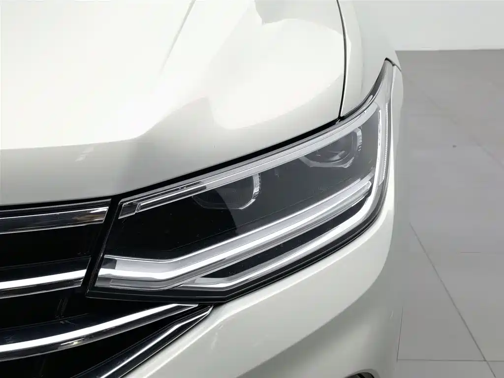Volkswagen Tiguan L 2022 — фото 7