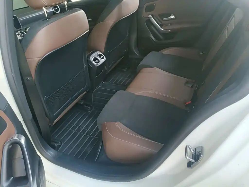 Mercedes-Benz A-Class 2019 — фото 17