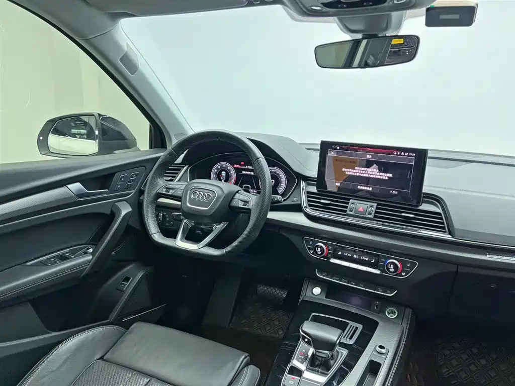 Audi Q5L 2021 — фото 23