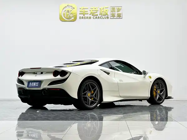 Ferrari F8 2022