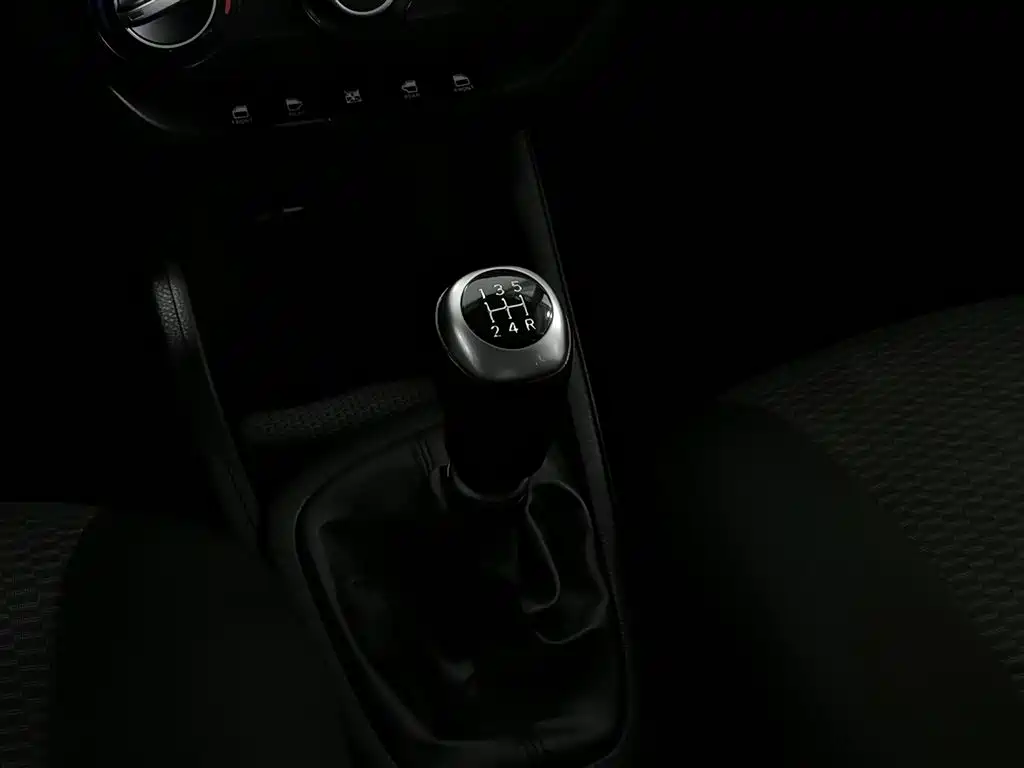 Hyundai Verna 2018 — фото 13
