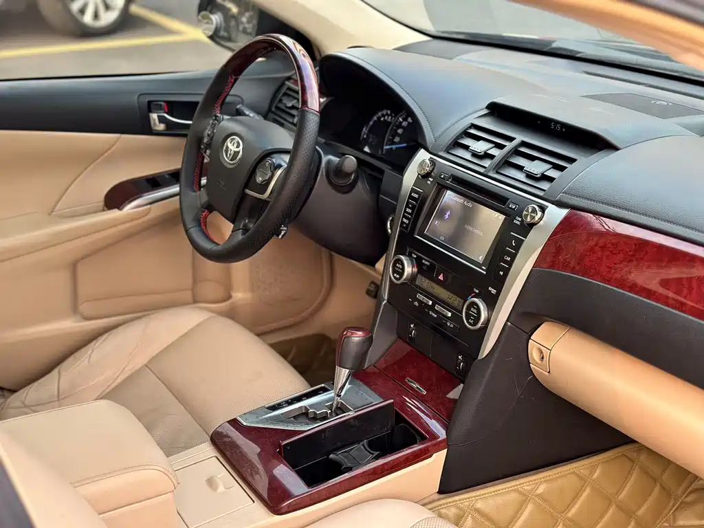 Toyota Camry 2013 — фото 7