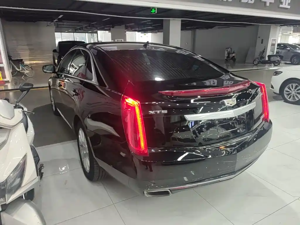 Cadillac XTS 2016 — фото 5