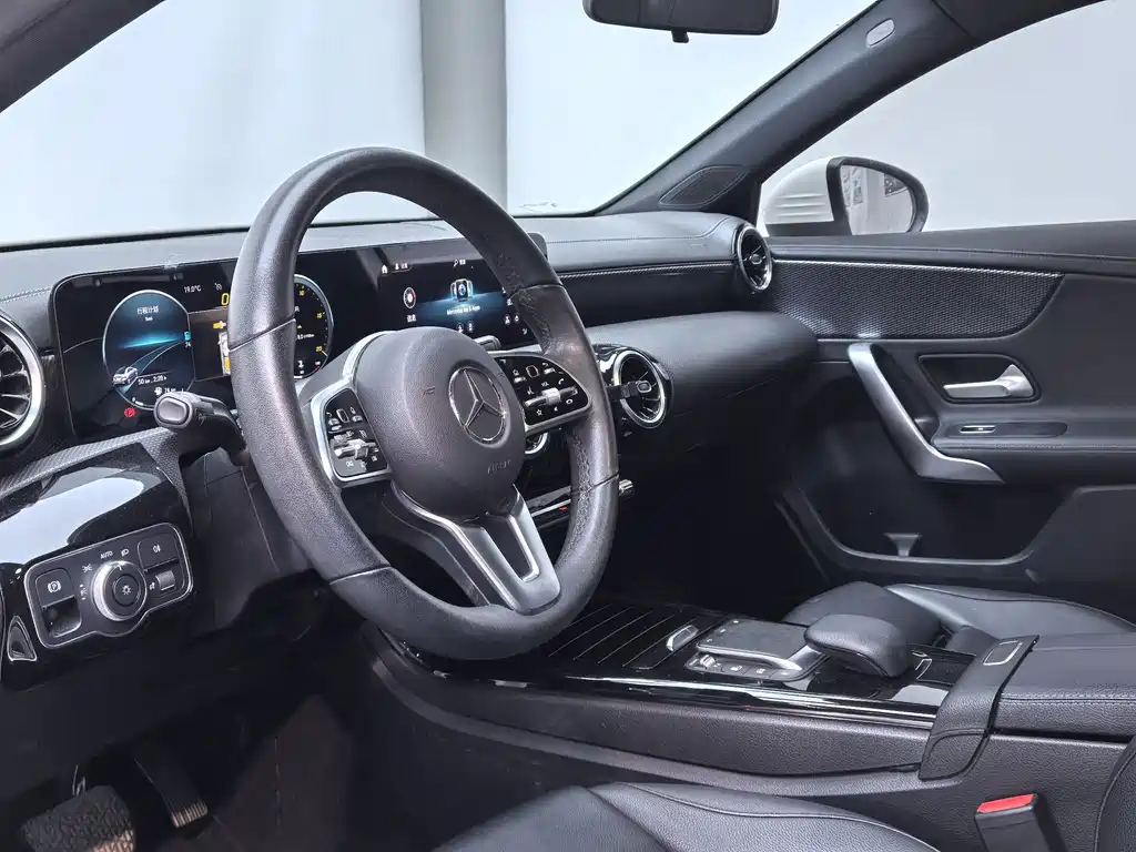 Mercedes-Benz A-Class 2021 — фото 7
