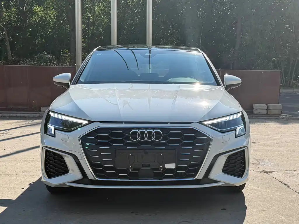 Audi A3 2023 — фото 2