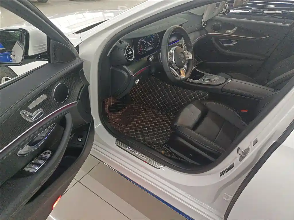 Mercedes-Benz E-Class 2020 — фото 16