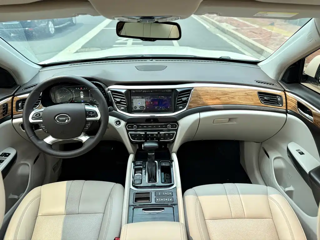 GAC Motor Trumpchi GS8 2017 — фото 7