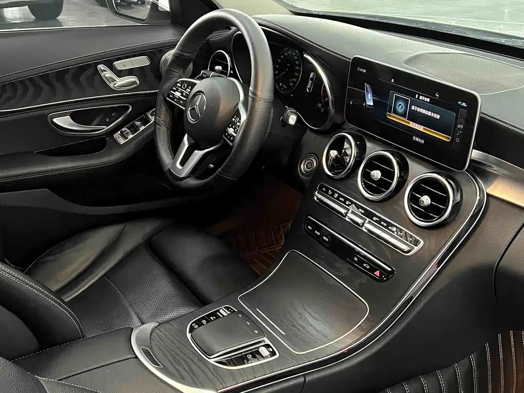 Mercedes-Benz C-Class 2019 — фото 17