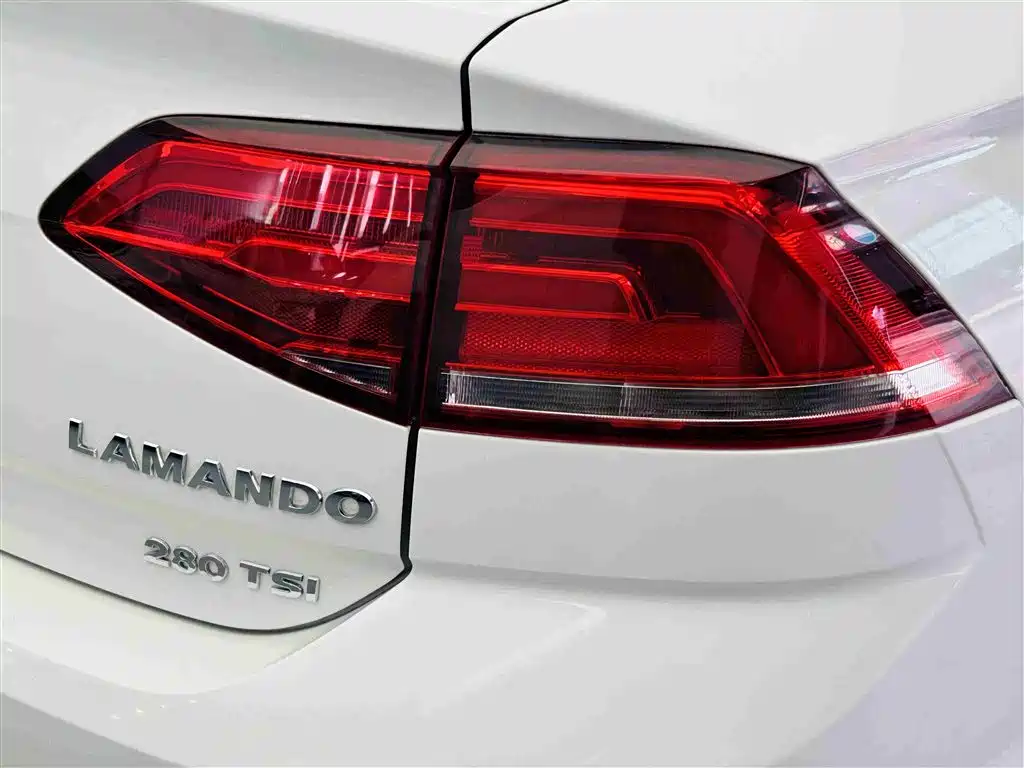 Volkswagen Lamando 2017 — фото 12