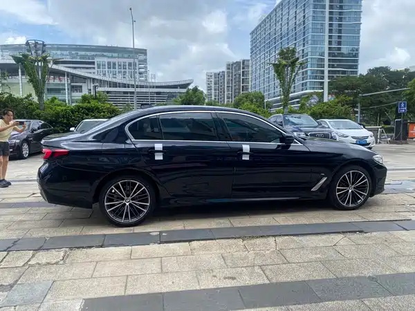 BMW 5 Series 2023