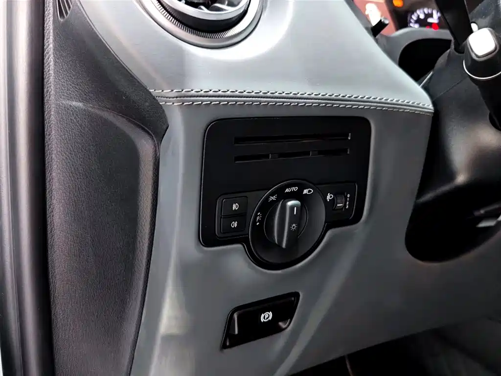 Mercedes-Benz Vito 2023 — фото 17