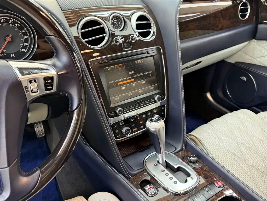 Bentley Flying Spur 2014 — фото 13
