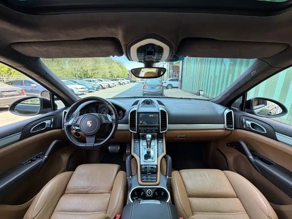 Porsche Cayenne 2011 — фото 4