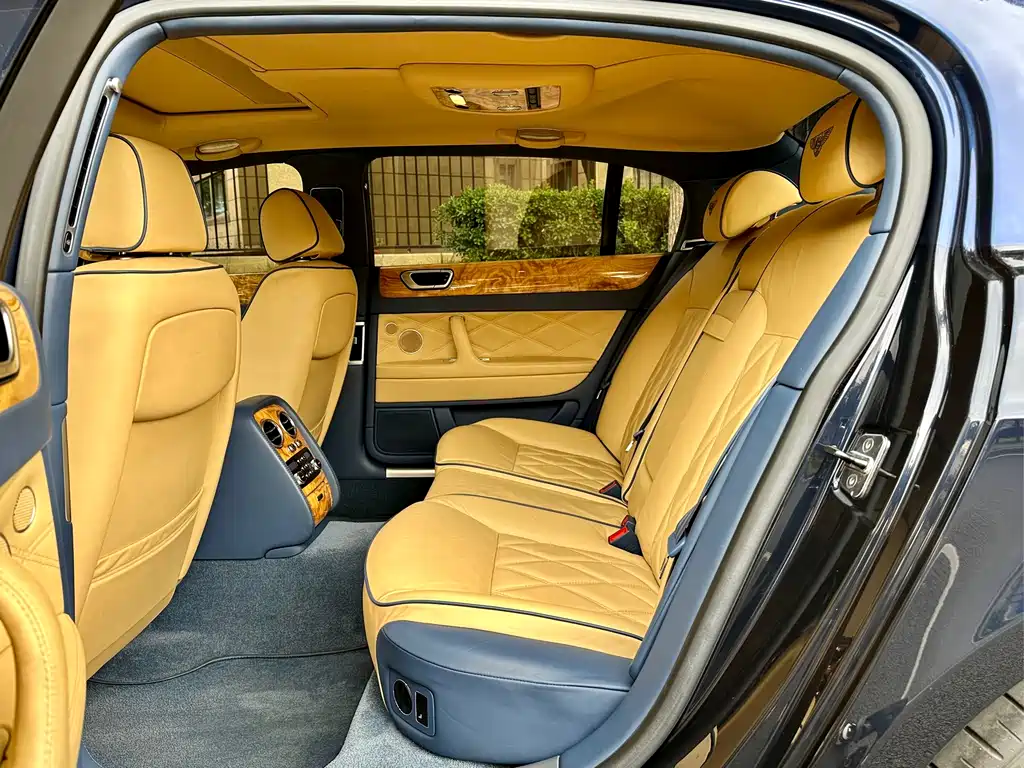 Bentley Flying Spur 2009 — фото 13