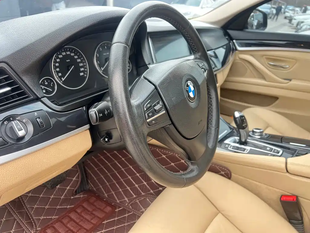 BMW 5 Series 2013 — фото 8