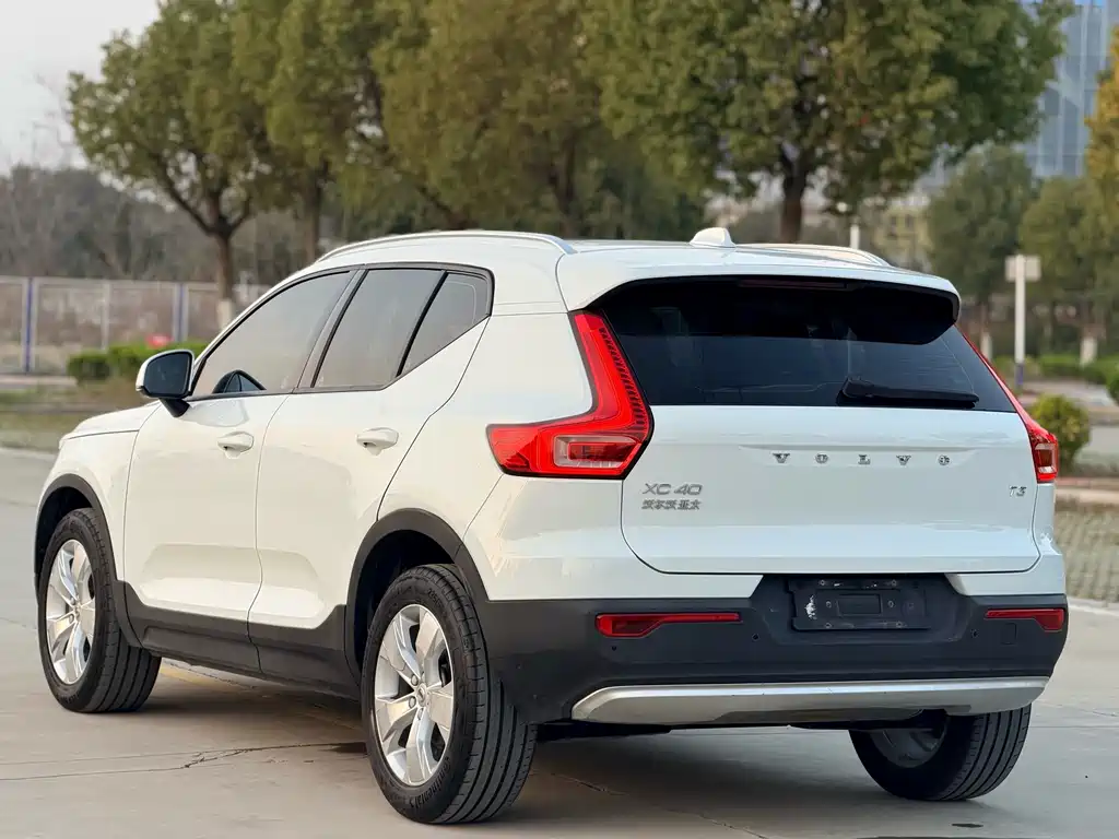 Volvo XC40 2019 — фото 5