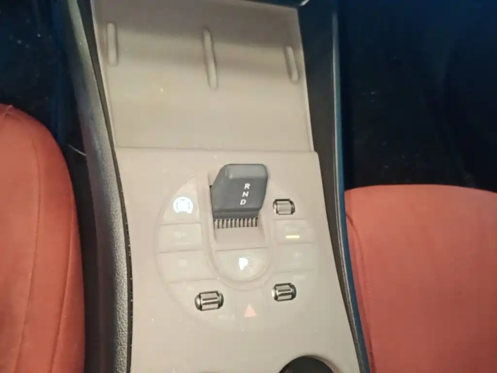 BYD Seal 05 DM-i 2025 — фото 14