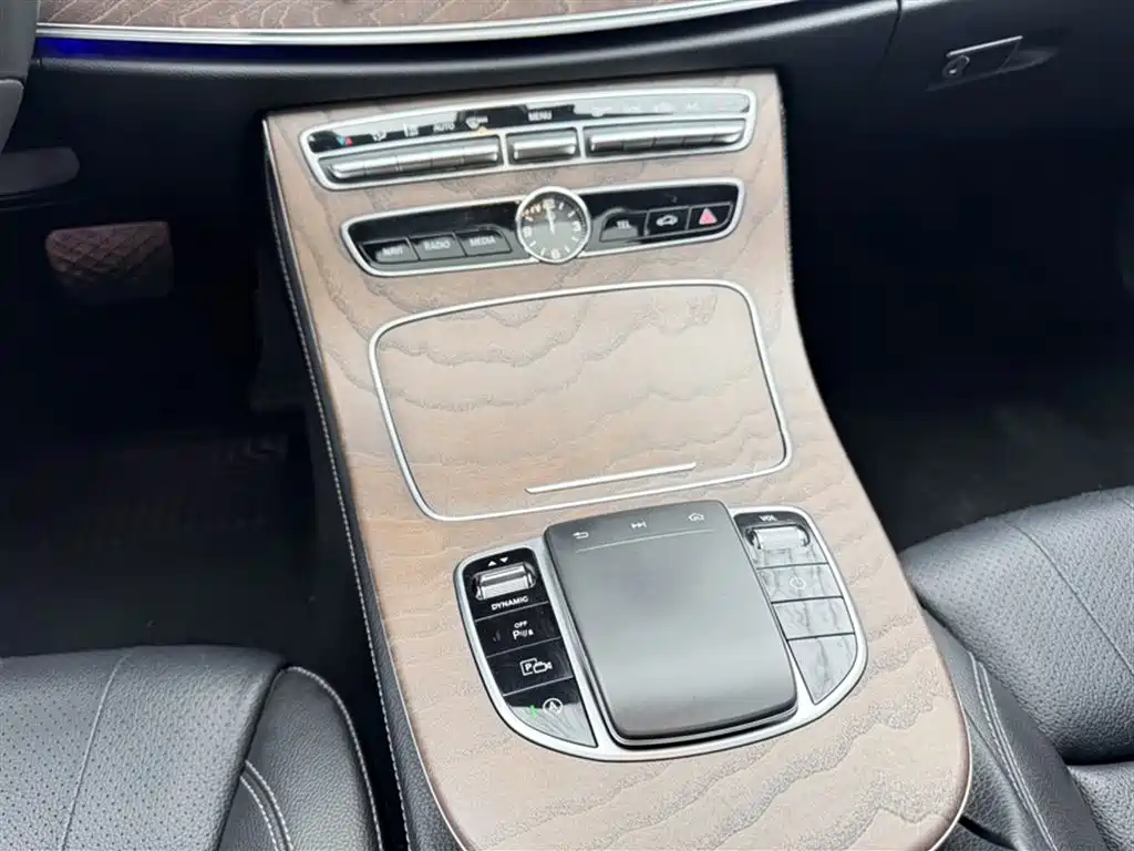 Mercedes-Benz E-Class 2020 — фото 14