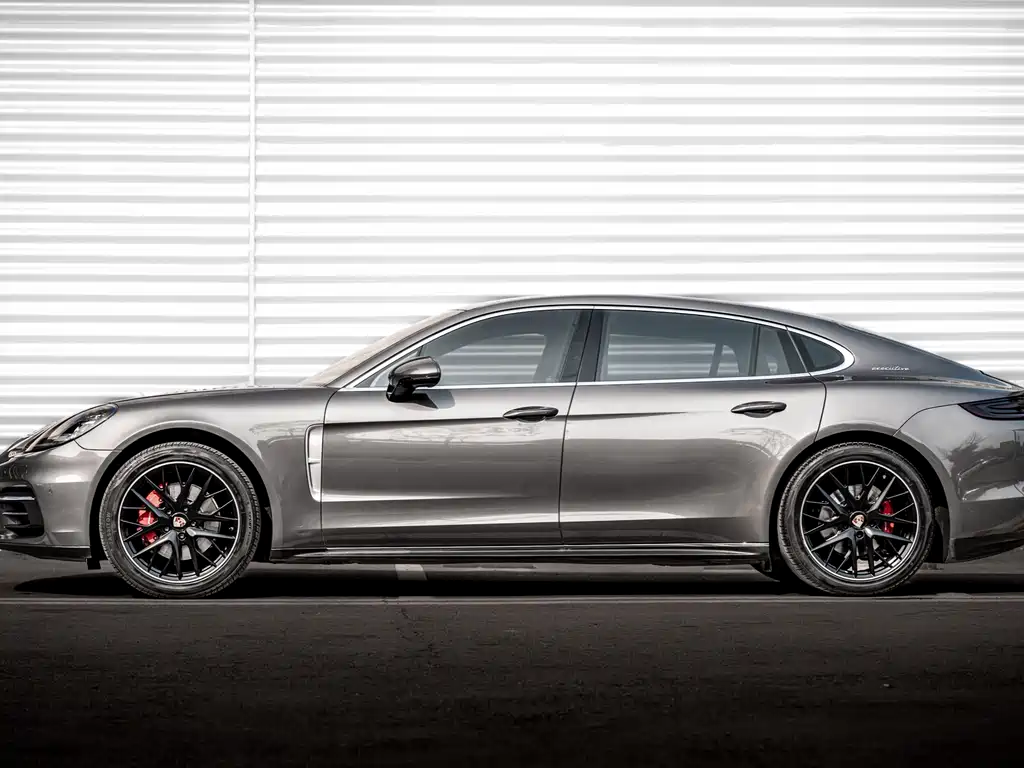 Porsche Panamera 2018 — фото 2