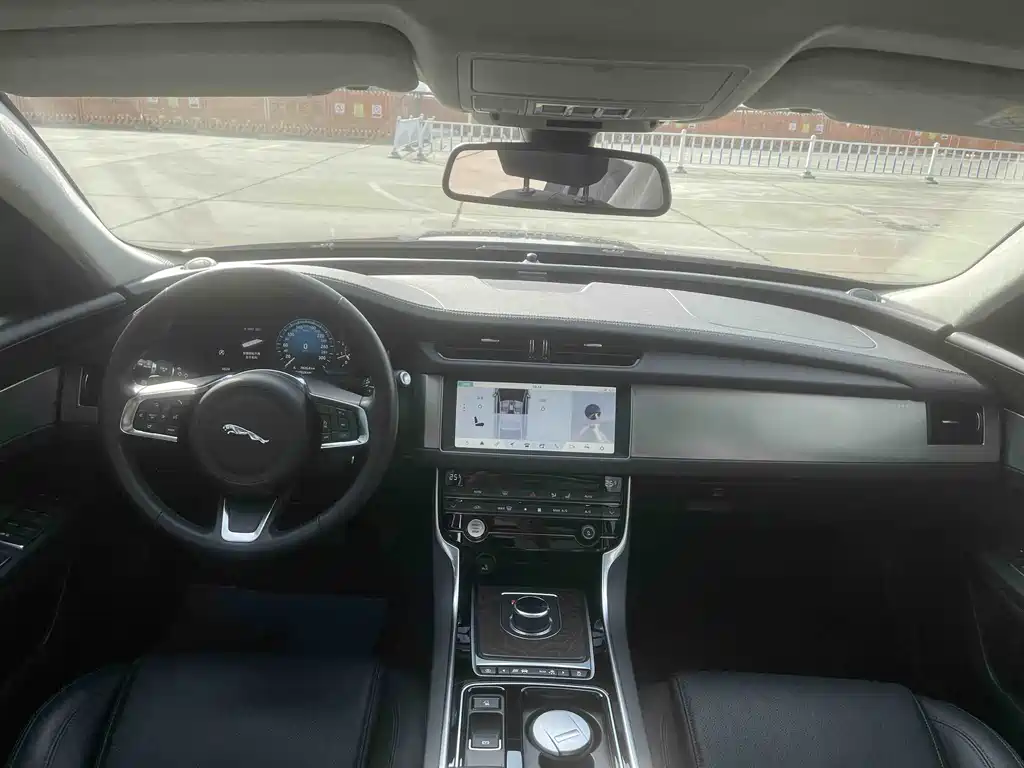 Jaguar XFL 2021 — фото 12