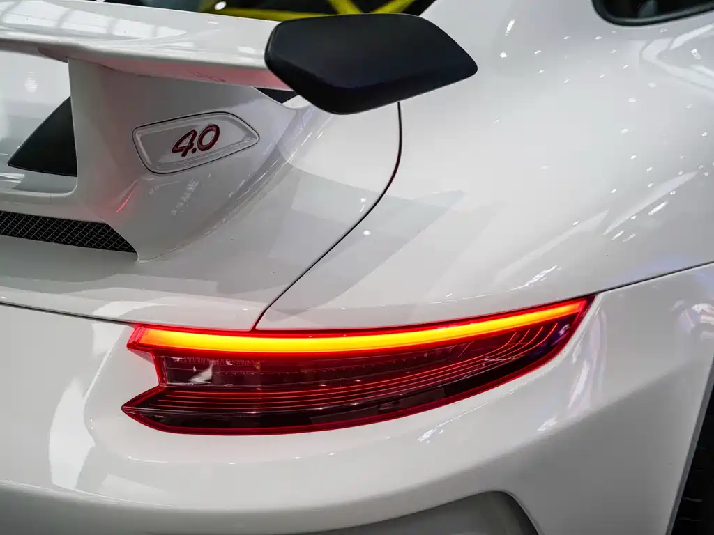 Porsche 911 2018 — фото 16