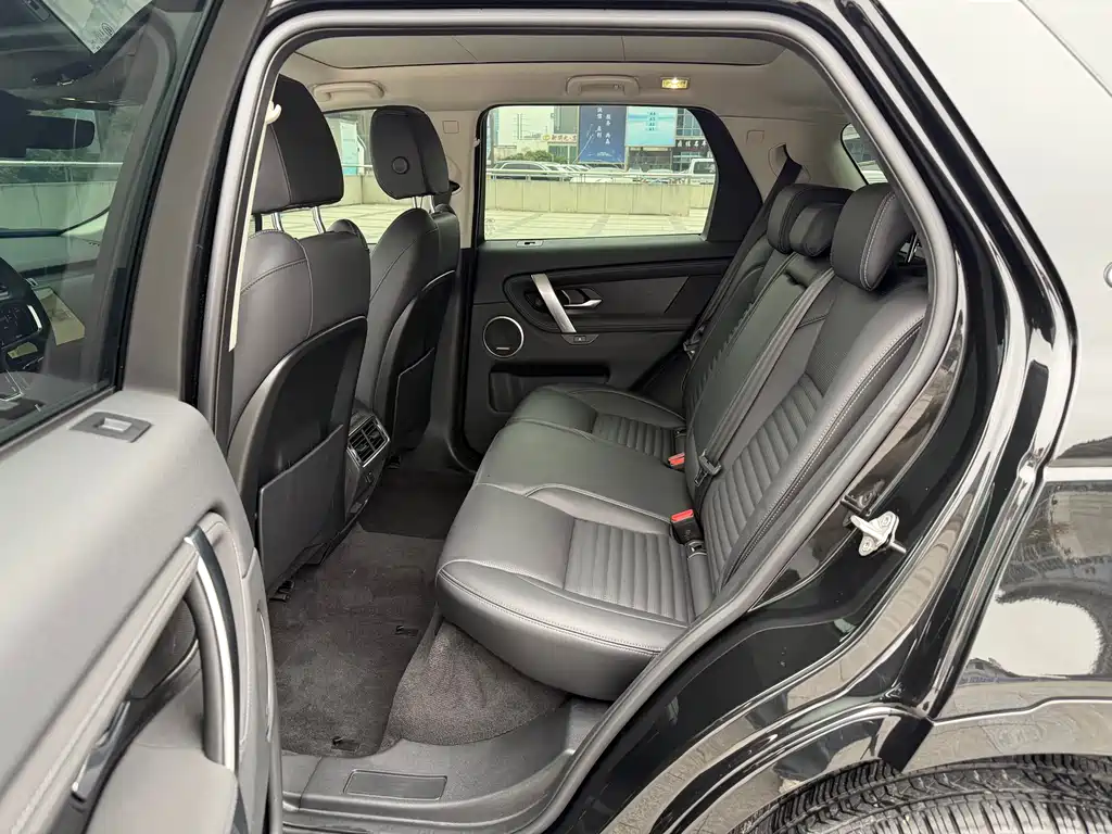 Land Rover Discovery Sport 2024 — фото 10