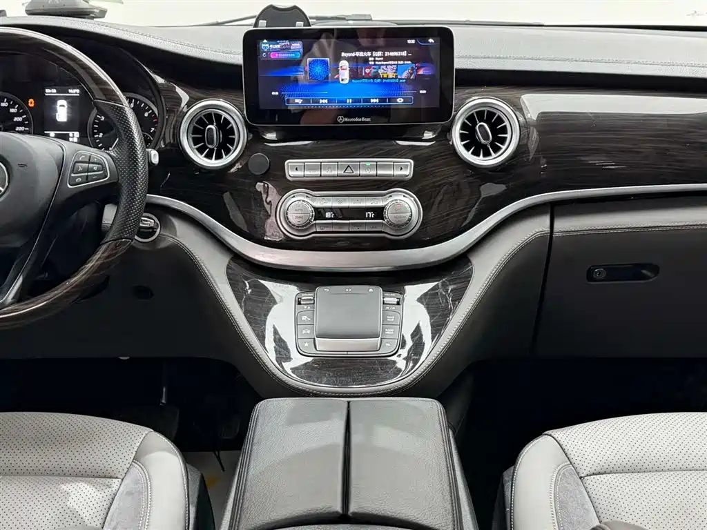 Mercedes-Benz Vito 2020 — фото 27