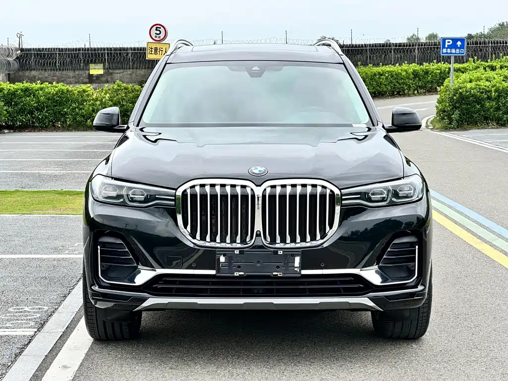 BMW X7 2022 — фото 2