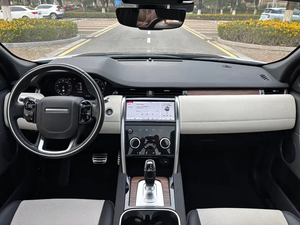 Land Rover Discovery Sport 2020 — фото 8