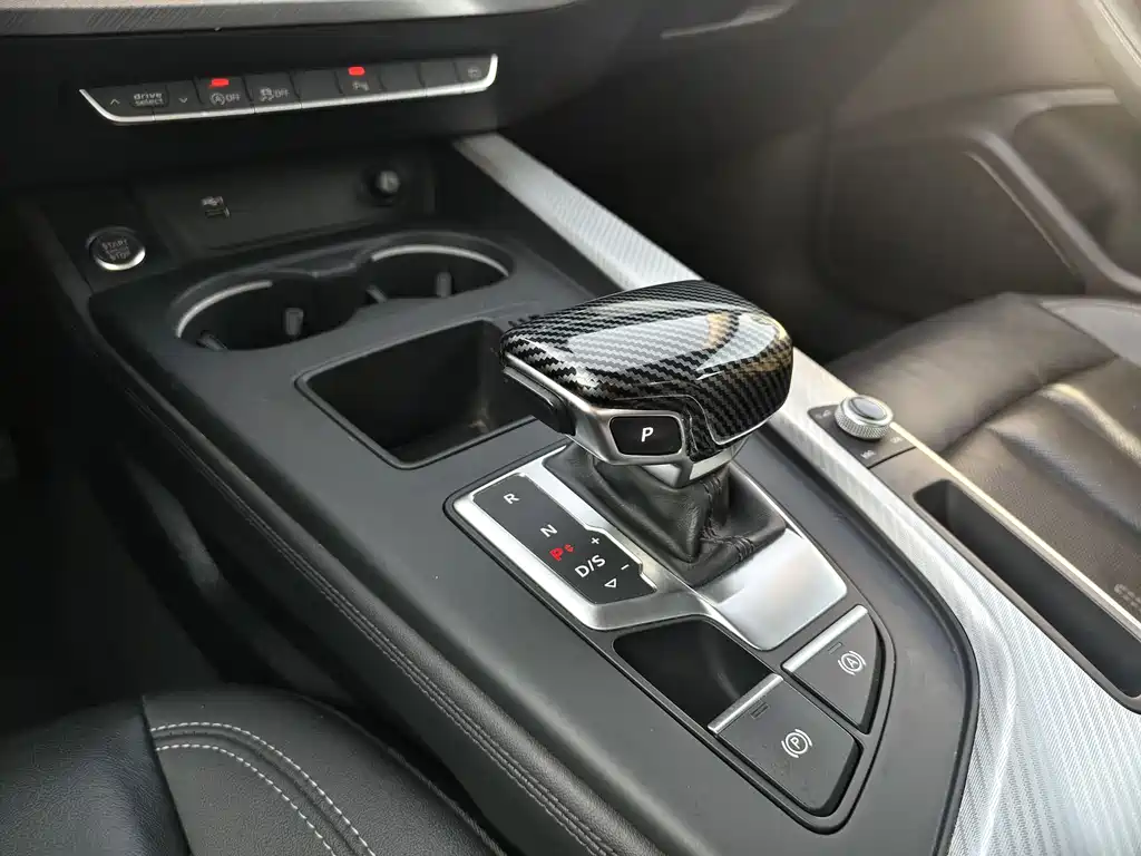 Audi A4L 2021 — фото 17