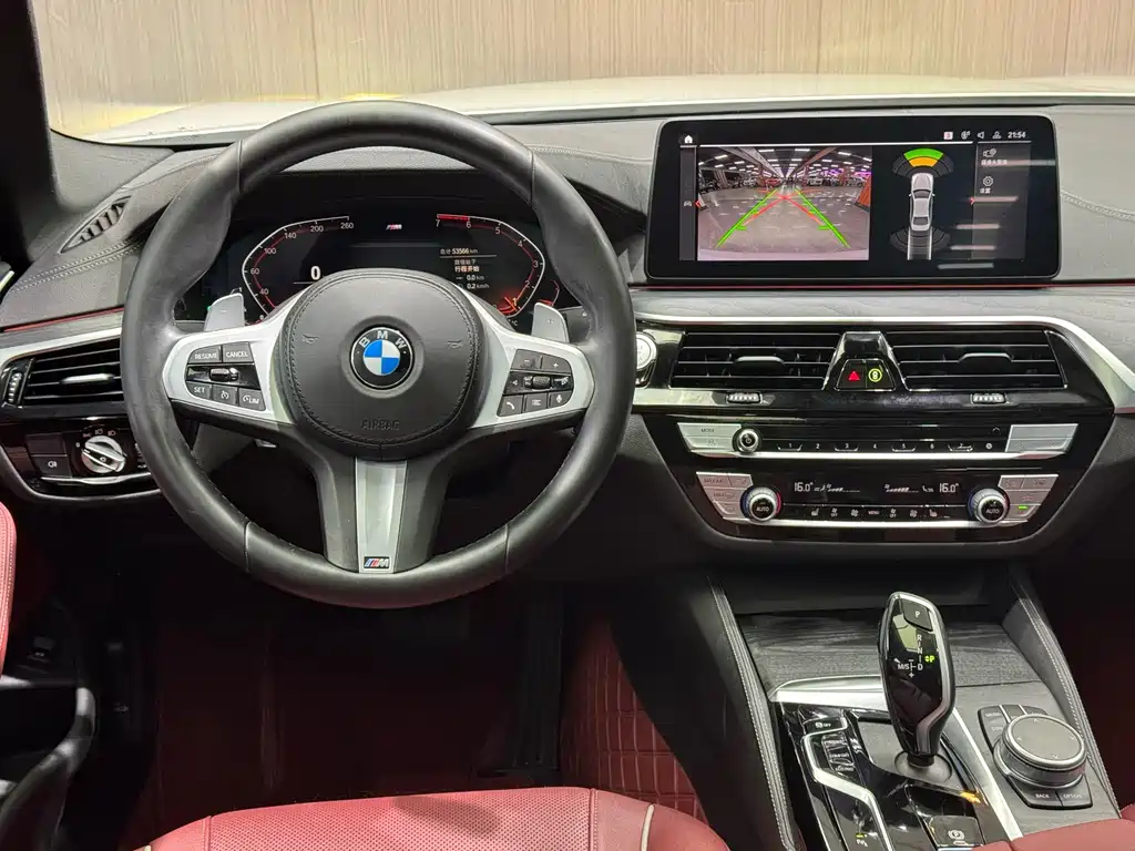 BMW 5 Series 2021 — фото 18