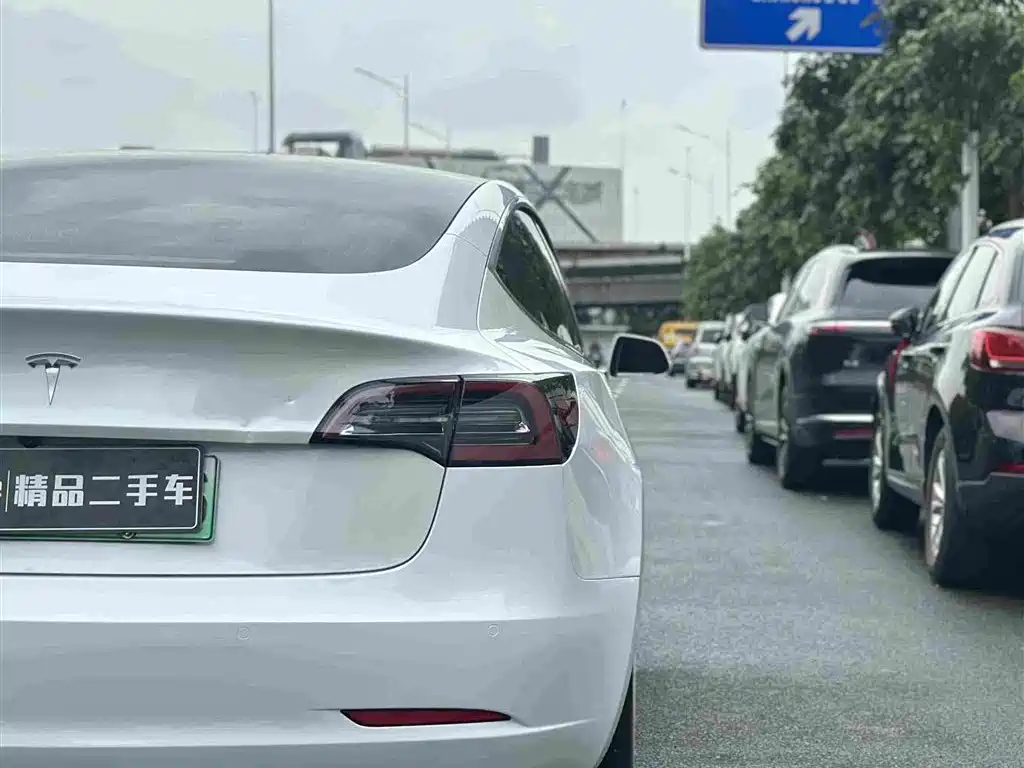 Tesla Model 3 2020 — фото 11