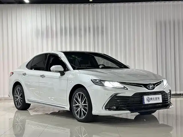 Toyota Camry 2024 — фото 8