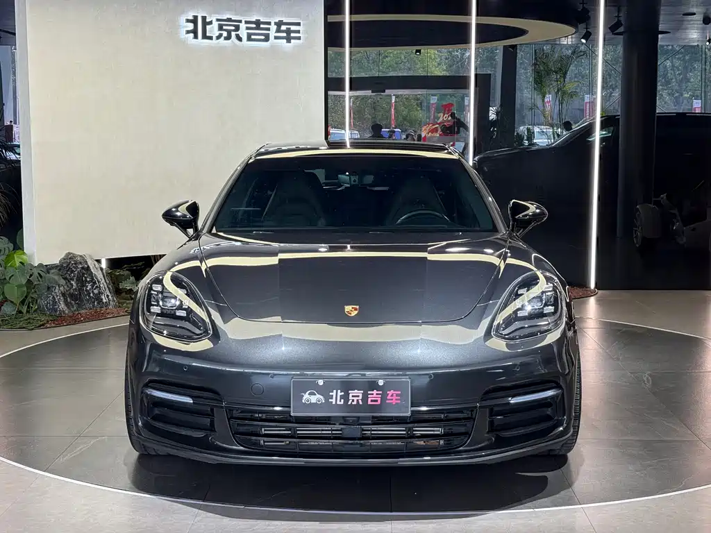 Porsche Panamera 2018 — фото 2