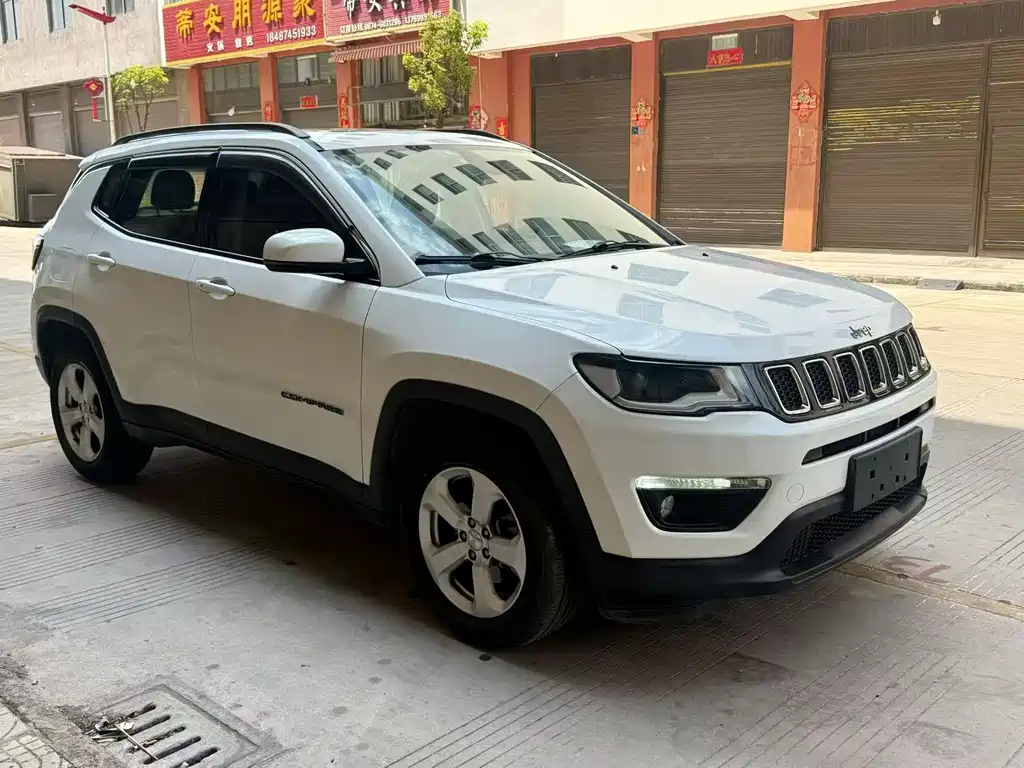 Jeep Compass 2017 — фото 3