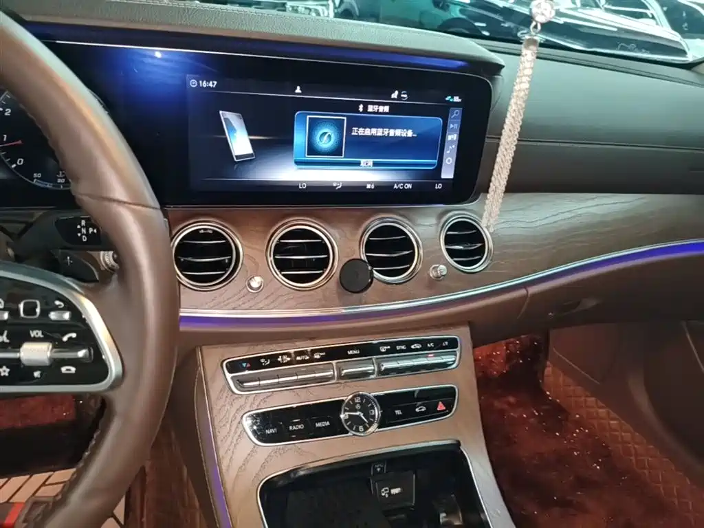 Mercedes-Benz E-Class 2020 — фото 13