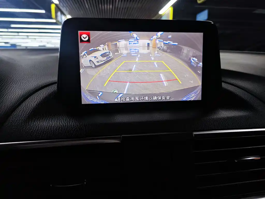 Mazda 3 Axela 2018 — фото 15