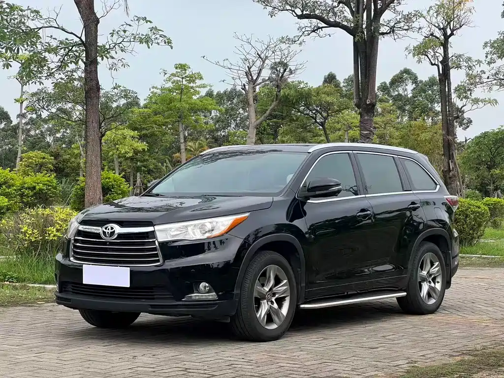 Toyota Highlander 2017 — фото 1