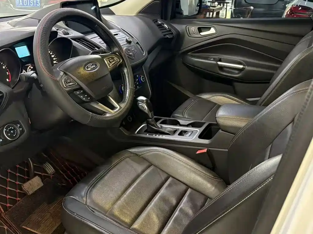 Ford Kuga 2018 — фото 12