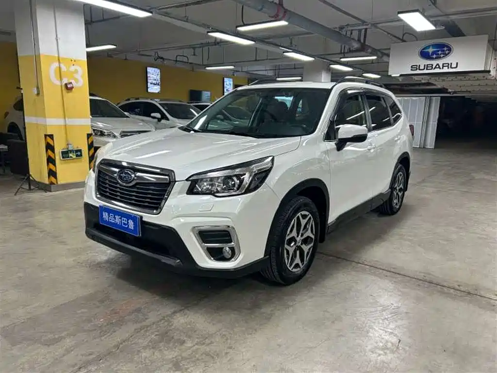 Subaru Forester 2019 — фото 1
