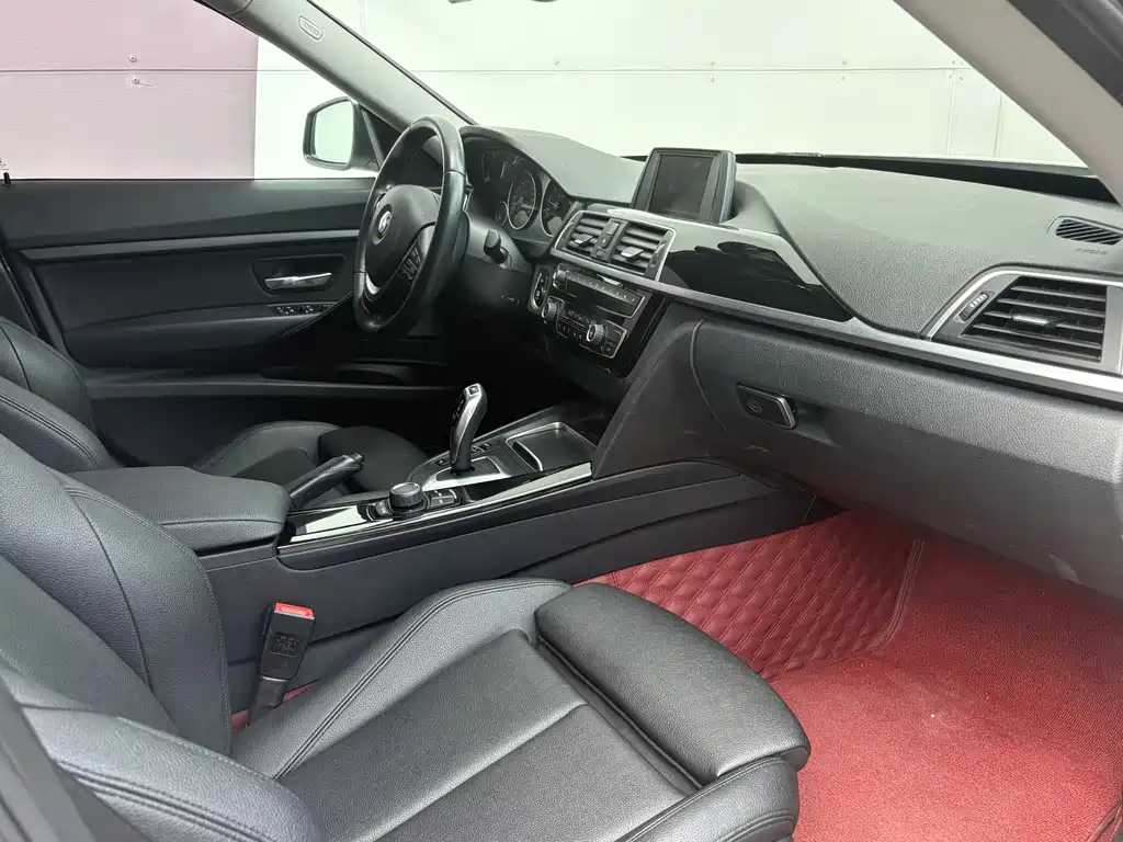 BMW 3 Series GT 2018 — фото 11